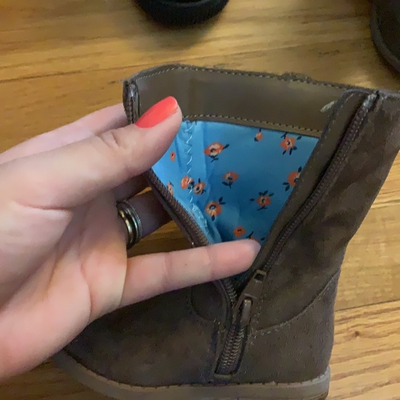 Boots - Picture 5 of 5